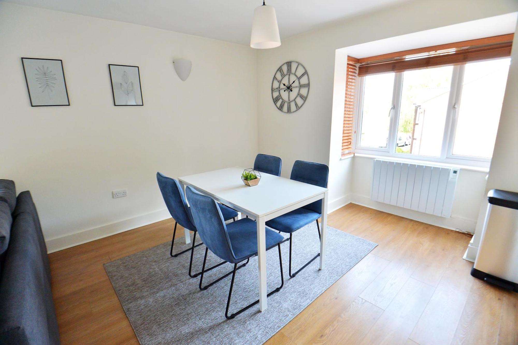 Stylish 2Br Flat - 2 Free Parking Spaces - Near Lgw Airport Crawley  Exterior photo